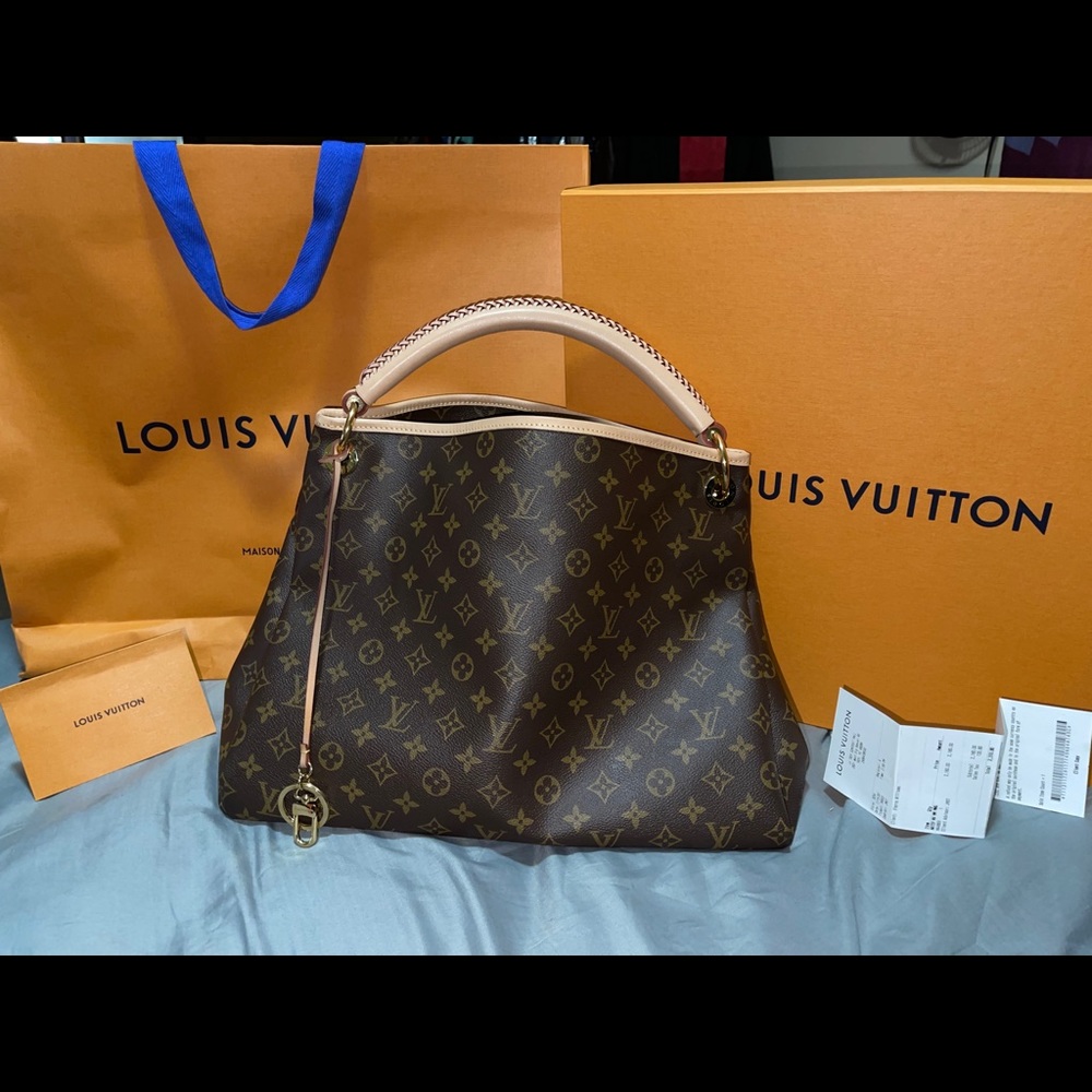 Louis Vuitton Artsy MM